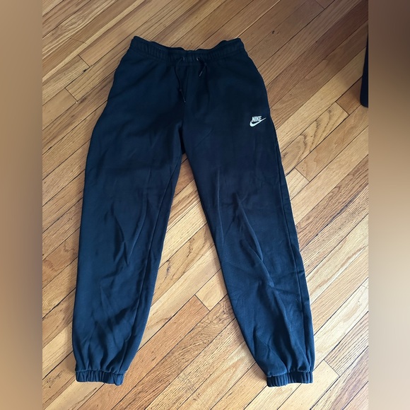Nike Women’s Small Black Sweatpants with Logo - Picture 1 of 13